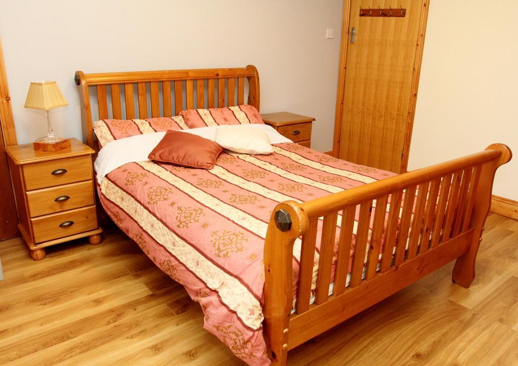 Clare'S Rock Self-Catering Accommodation Carron ภายนอก รูปภาพ